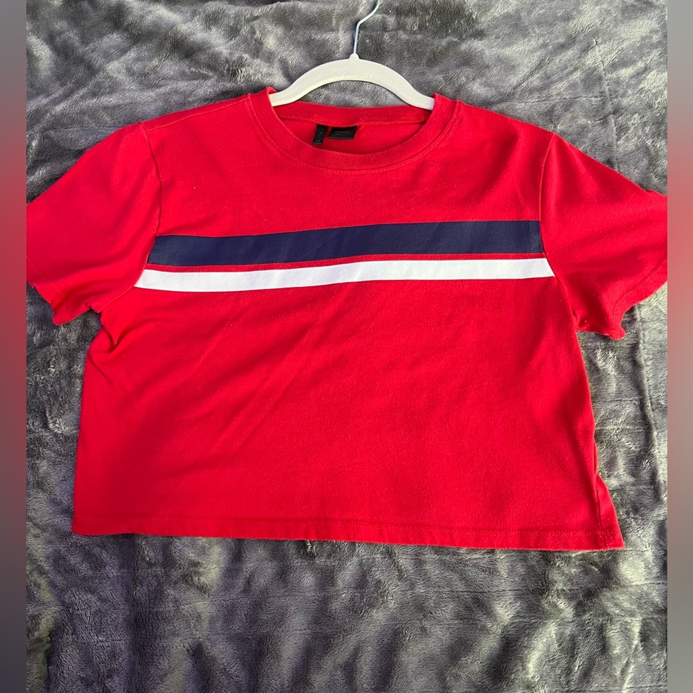 Brand is Zumiez , size is M , I’m selling because I don’t wear it